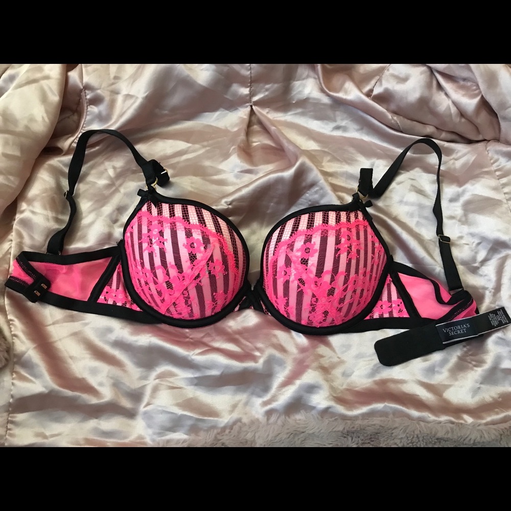 Victoria’s Secret Very Sexy padded Demi